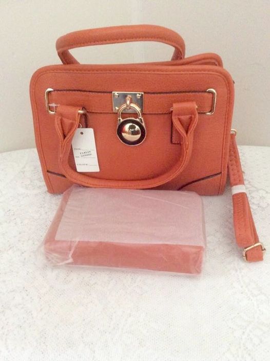 Gorgeous orange purse with billfolder